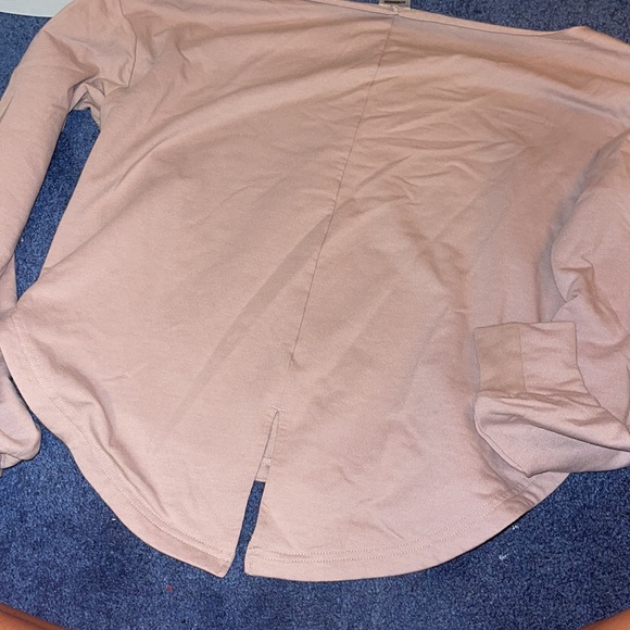 Gymshark long sleeve top - Picture 3 of 3